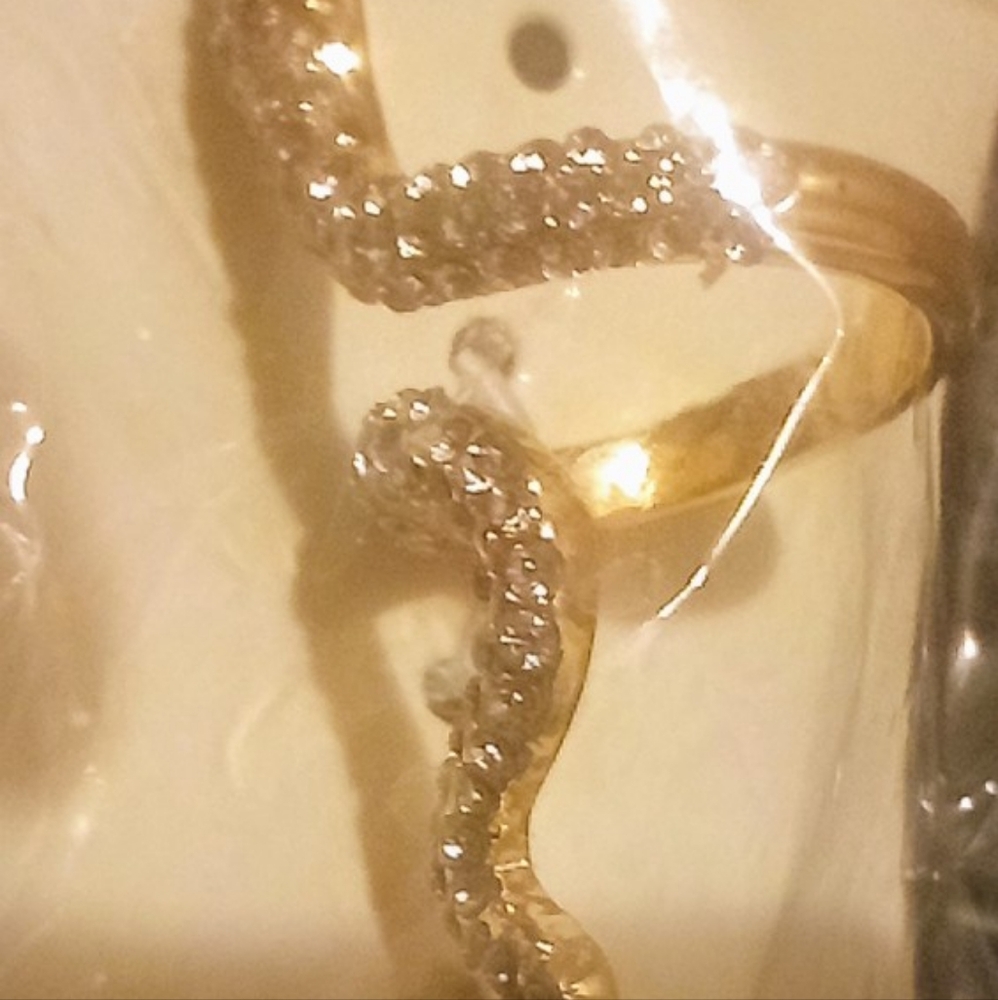 Elegant Gold and Silver Women's Ring